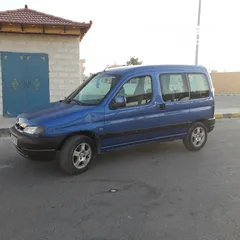  4 بيجو بارتنر 2002