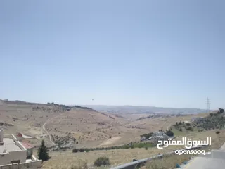  13 بيت طابق اول مع السطح للبيع- مدخل مستقل-اطلالة مميزة-  السلط ضاحية الزهور