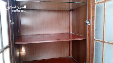  2 خزانه متوسطة الحجم نظيفه