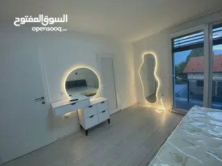  13 غرف نوم ماستر واطفال  ومطابخ ومزانين