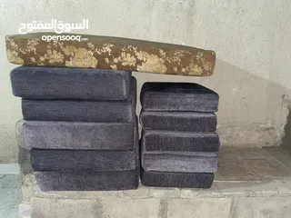  2 طرحات بحاله جيدة لون سكني