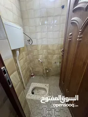  5 مشتمل سكني للايجار في منطقة الجنينة