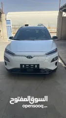  1 هونداي كونا كهربائيه بالكامل فل إضافات اعلى صنف غرفه ملونه مميزه جدا فحص كامل بمواصفات مميزه