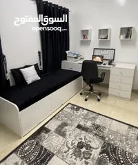  1 طاولة وكرسي