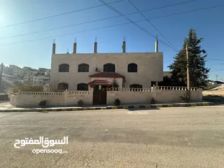 4 بيت طابقين للبيع