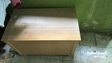  1 صندوق خشبي