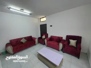  2 كنب للبيع  بحالة الوكاله