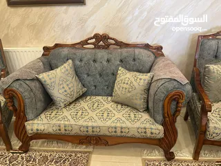  11 طقم كنب غرفه ضيوف مع طقم طاولات للبيع بسعر مغري
