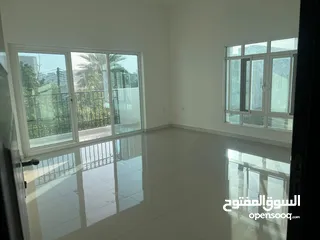  2 5bedroom Villa for rent in alhail near the wave