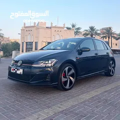  2 Volkswagen GTI 2019