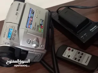  9 متوفر لدينا كاميرا باناسونيك  بحاله ممتازه تعمل ميه بالميه تصوير عالي الجوده معها ريموت والشاحن  دقه
