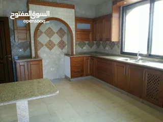  5 فيلا مستقلة للبيع خلف نادي الجواد العربي طريق المطار-الرقم المرجعي 13911