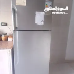  1 ثلاجه تومسون بحال الوكاله للبيع