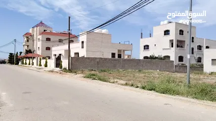  6 قطعة أرض مميزة للبيع اربد منطقة ايدون الجزيرة الغربية مساحة 805م غرب مدارس تقارب