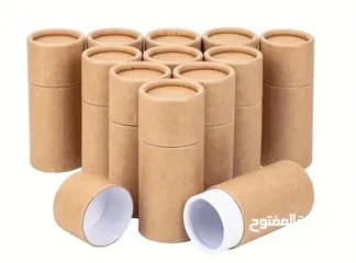  4 علب وصناديق كريمات وغيرها