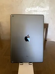  5 للبيع: iPad الجيل الثامن (iPad 8) – 32GB