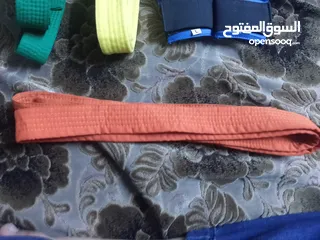  3 حزام الاصفر و البرتقالي و الاخضر و بوكسات للبيع بسعر مغري