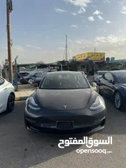  1 تيسلا موديل 3 بحالة ممتازة للبيع حرة