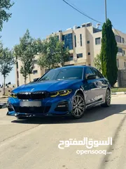  1 BMW 330e /// M Package