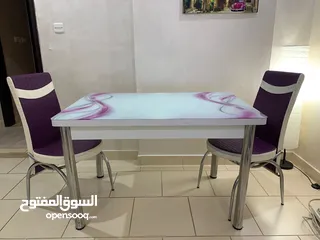  1 طاولة طعام للبيع