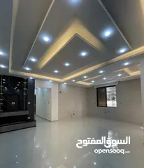  7 ثالث مع روف بتشطيب مميز واطلاله في ضاحية الرشيد