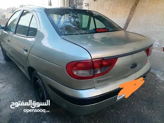  2 رينو ميجان 2001