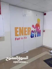  2 قارمات محلات وواجهات زجاجية مع إضاءة او بدون إضاءة