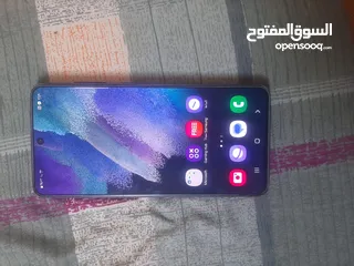  1 سامسونج s21 fe بحالة جيدة