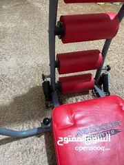  4 جهاز رياضة للكرش والمعدة والارداف ما استخدم سوى شهرين وكل قطعه معه ومو ناقصه  اي اشي جيد جيد ولا مخش
