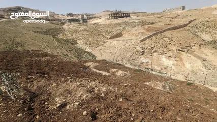  14 ارض مميزة محفورة بسعر مناسب