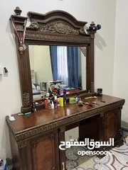  4 Dressing table
