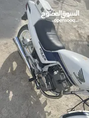  4 هوندا cb250 شبه جديدة