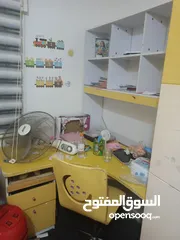  5 خزانة ومكتب وتواليت للبيع