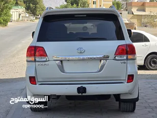  18 Land cruiser VXR V8 GCC 2011 Price 81,000 AEd