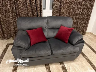  3 طقم كنب جديد للبيع – لم يُستعمل نهائياً بسعر ممتاز