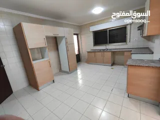  2 شقه فارغه للايجار ضاحيه الامير راشد +220 متر+   4 غرف نوم+ غرفه خادمه+ طابق ثاني