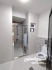  9 شقه مميزة للبيع