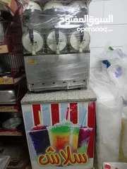  2 ماكينة سلاش مع طاولتها