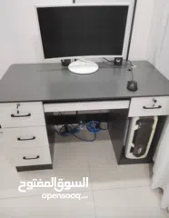  6 مكتب دراسة وعمل عصري – تصميم ذكي ومساحة عملية   تصميم عصري بلون هادئ يناسب كل الديكورات الح