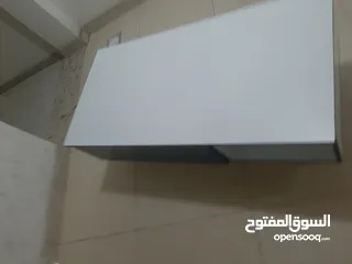  1 طاولت تلفزيون مستعمله