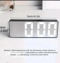  9 ساعة رقمية LED أنيقة مع منبه