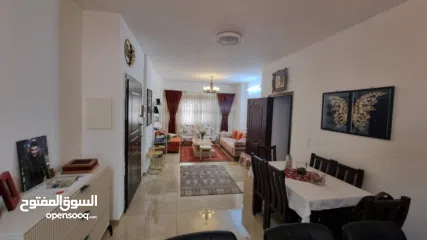  5 شقة في عمارة الواحة ش نابلس