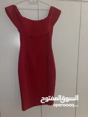  1 فستان احمر قصير يوصل للركبه مقاس M مديوم