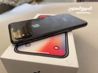  10 متوفر ايفونات XS الاصلي جيجا 64  و 256 بطارية مشكل هدية كفر ولزقة وشاحن الاصلي متوفر توصيل
