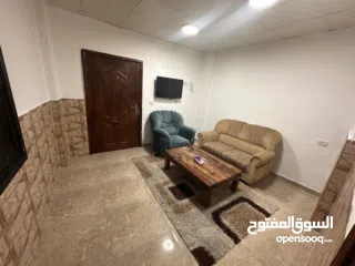  1 شقة مفروشة للإيجار قريبة من المعابر والجامعات والأماكن التجارية