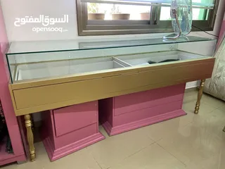  5 ديكور معرض تجاري كامل متكامل بجميع مستلزماته