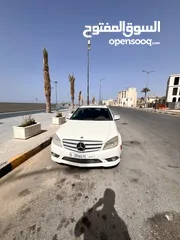  25 Mercedes C300 4matic