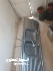  4 رخام مطبخ مع الخزائن   و مجلى عدد 2   و مغسلة بحاله جيده جدا    للبيع بسعر مغري
