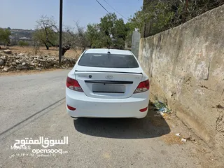  5 هيونداي اكسنت 2014 للبيع بحاله ممتازه مع كسر بسيط في الطبون الخلفي