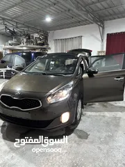  3 كيا كارينز 2016